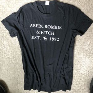 Abercrombie blk and wht tshirt